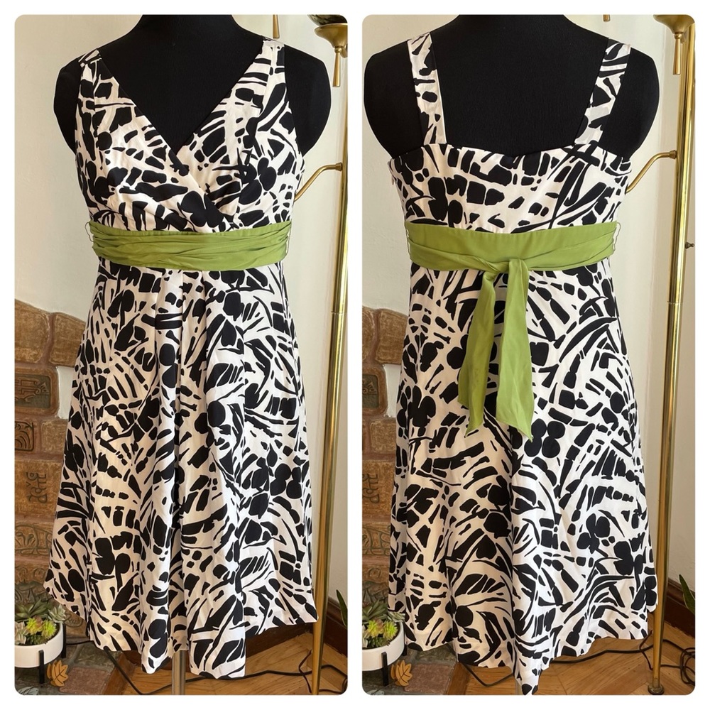 Black & white Ann Taylor silk dress w/ green sash
